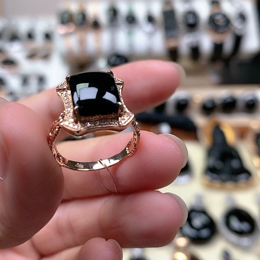 【闪购商品】翡翠戒指18K金镶嵌墨翠