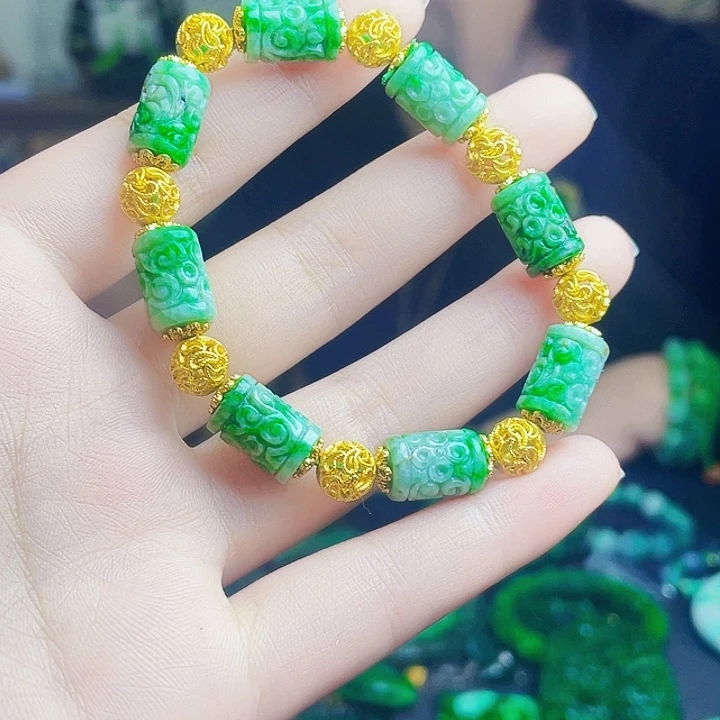 颈饰未镶嵌翡翠多样性