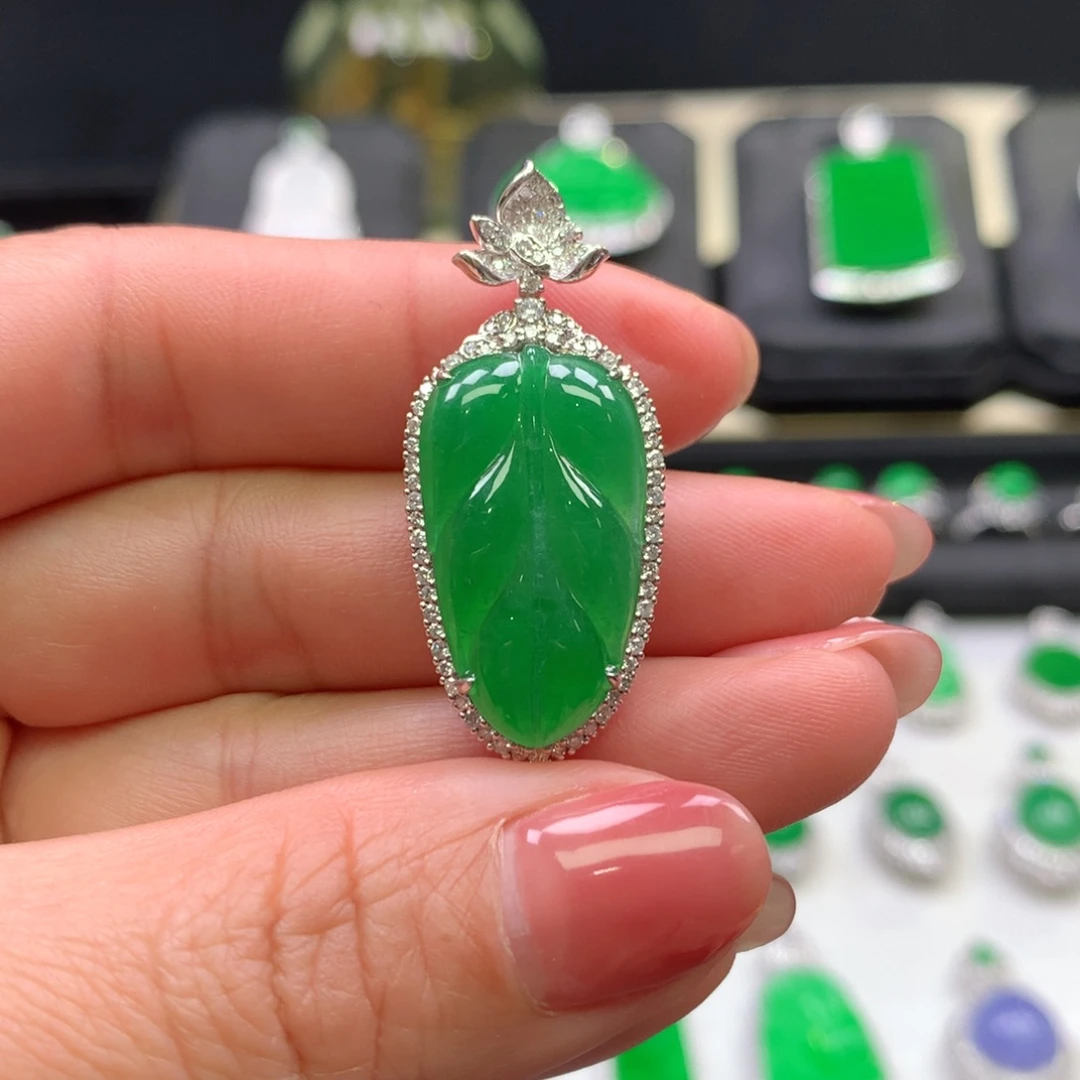 翡翠吊坠(不含链)18K金镶嵌