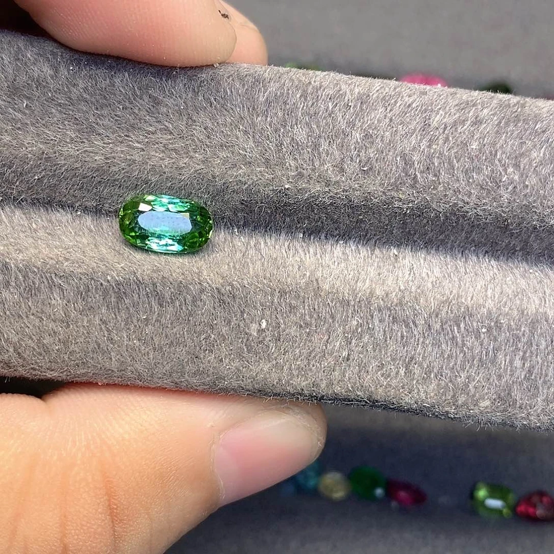 裸石未镶嵌碧玺碧玺