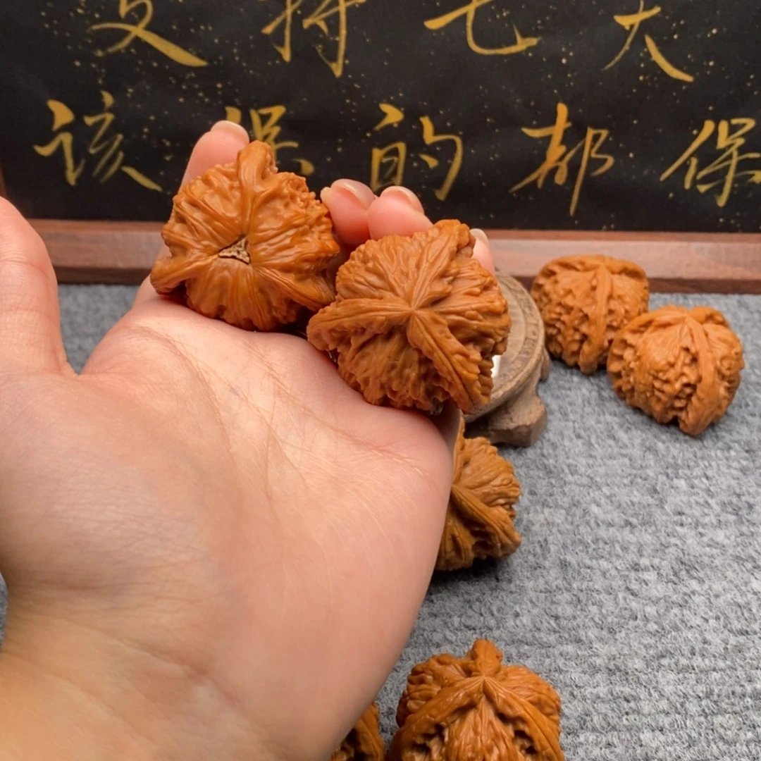 【闪购商品】吊坠文玩核桃嘴***吻