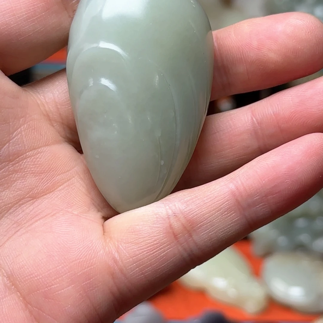 颈饰未镶嵌和田玉（糖玉）