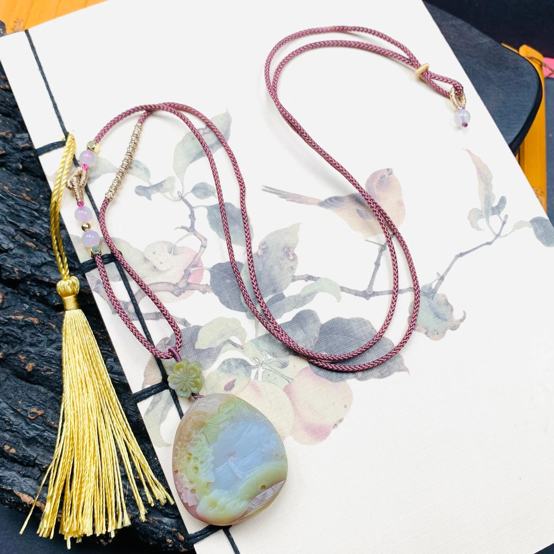 天然老矿七彩盐源玛瑙手工精雕山水牌项链