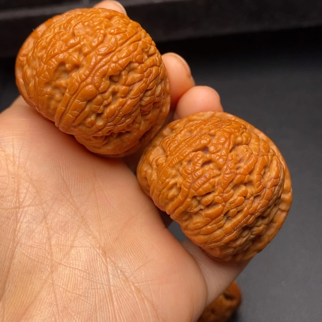 文玩核桃把件秦岭野生核桃