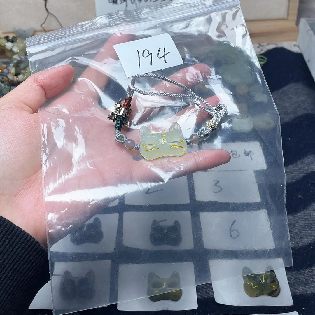 蛇纹石玉颈饰未镶嵌三***里