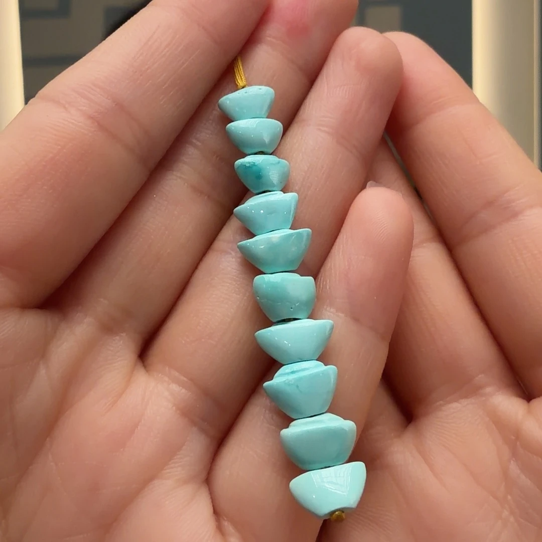 绿松石未镶嵌颈饰