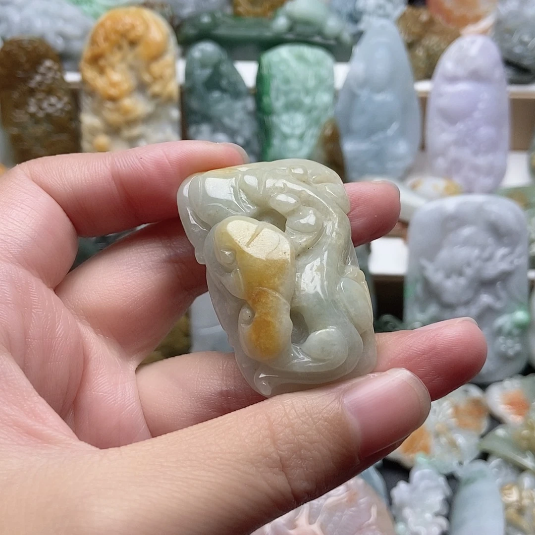 翡翠未镶嵌颈饰翡翠