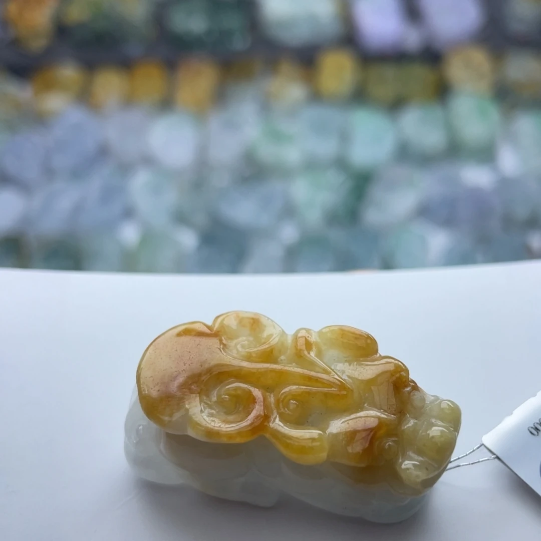 翡翠颈饰未镶嵌貔貅