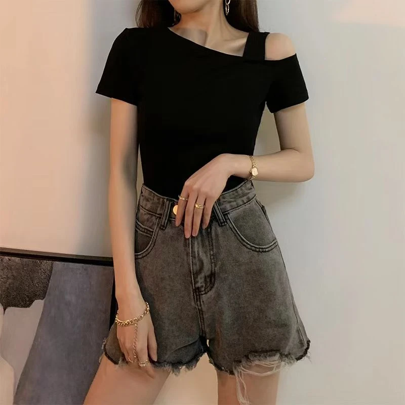 丽1601到1800  P  默认微瑕NO退NO换女士黑色短袖上衣