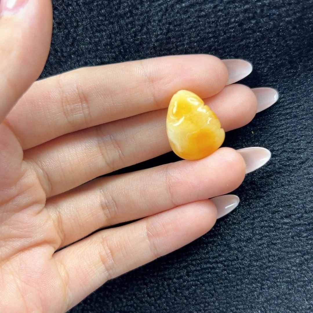 未镶嵌琥珀珠宝奇石