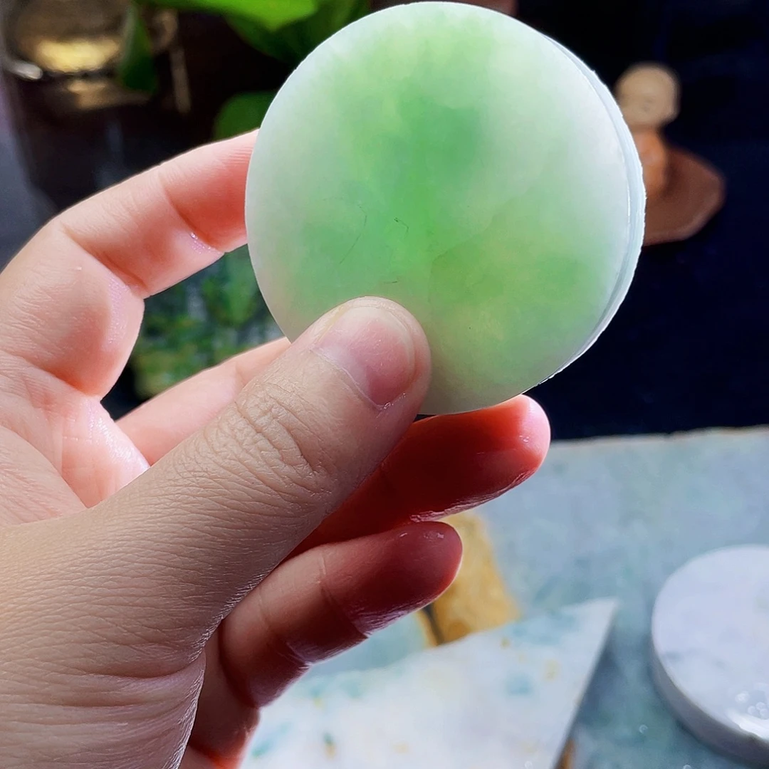 翡翠未镶嵌颈饰毛料43