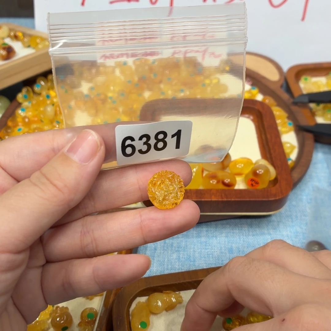 琥珀未镶嵌珠宝奇石