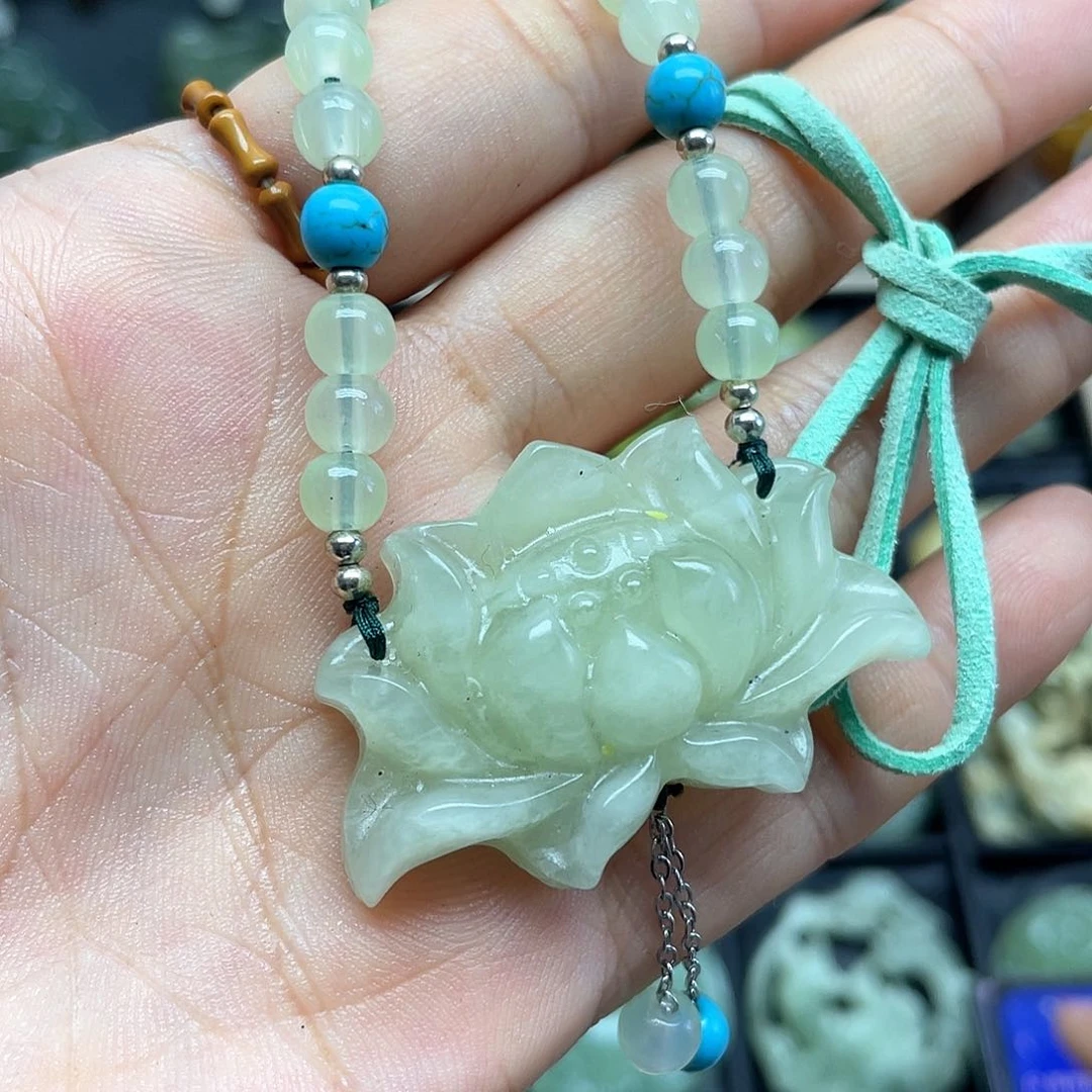 蛇纹石玉未镶嵌颈饰
