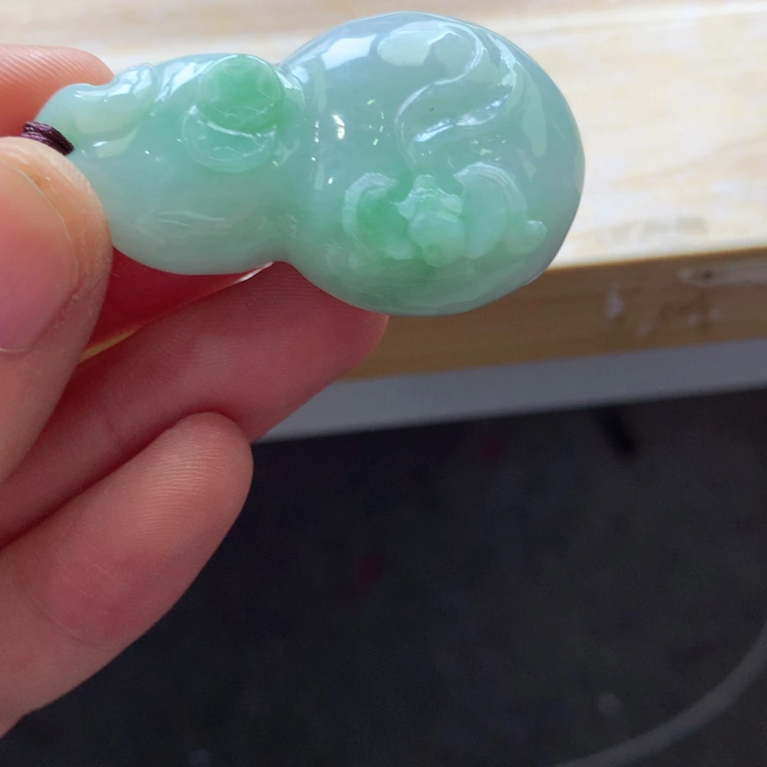 翡翠颈饰未镶嵌吊坠