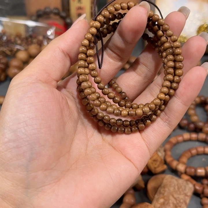 遗***酥檀香木其他全品有黑油线0.4✖️218颗多圈，清厂价