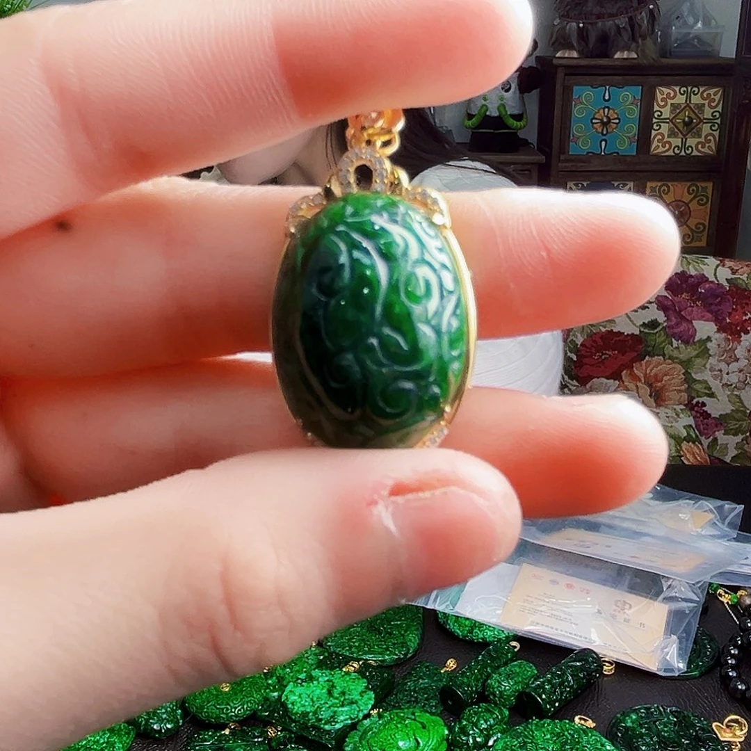 颈饰银S925镶嵌翡翠多样性