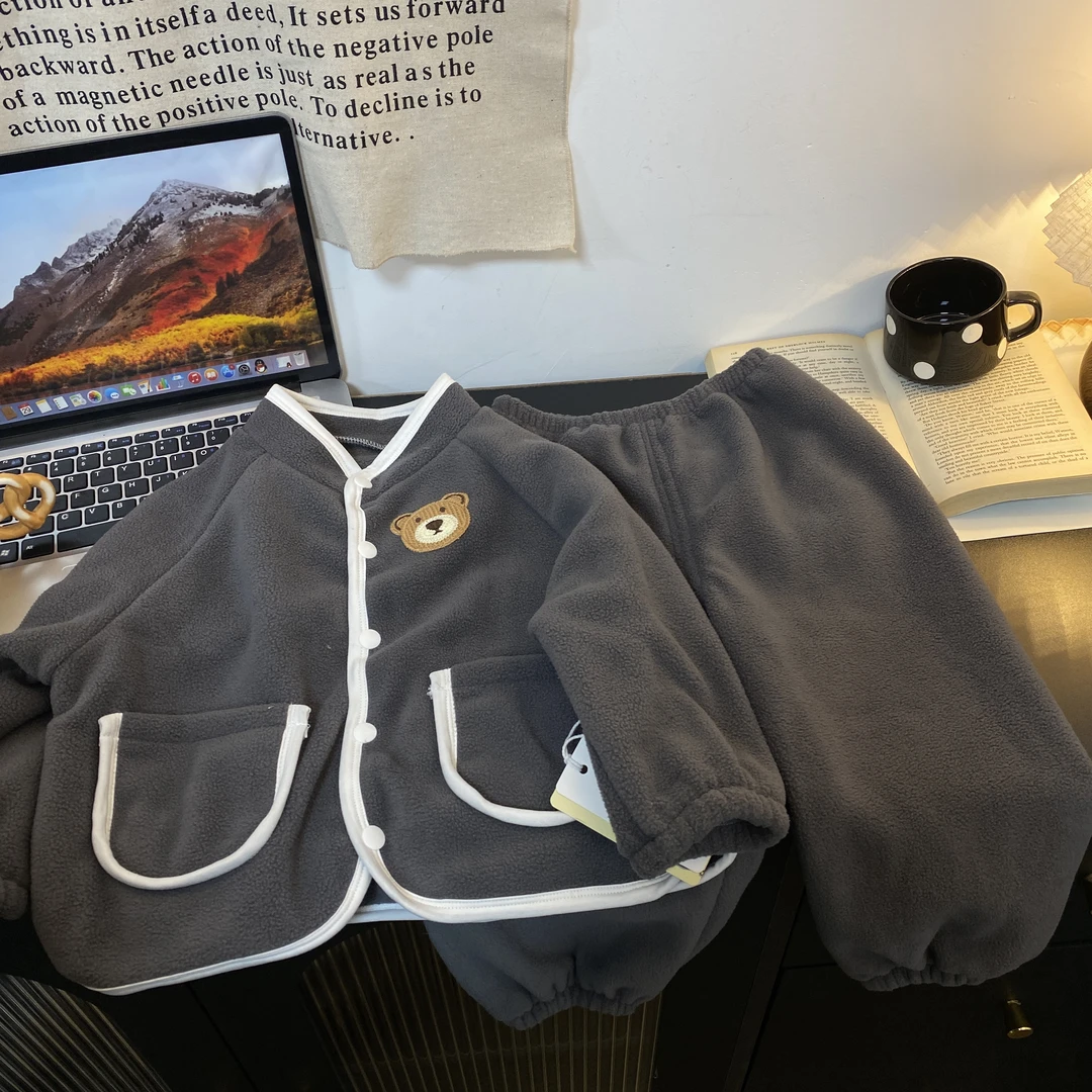 2442休闲百搭洋气流行秋冬男女童绒绒套装