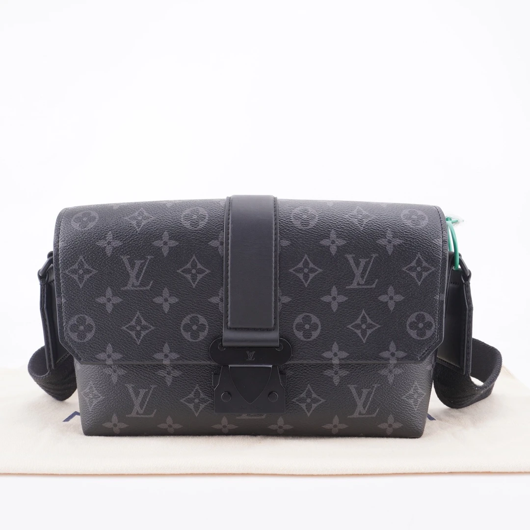 99新 LV LV经典黑老花S-Cape芯片款邮差包单肩斜挎包26/18/8 F537