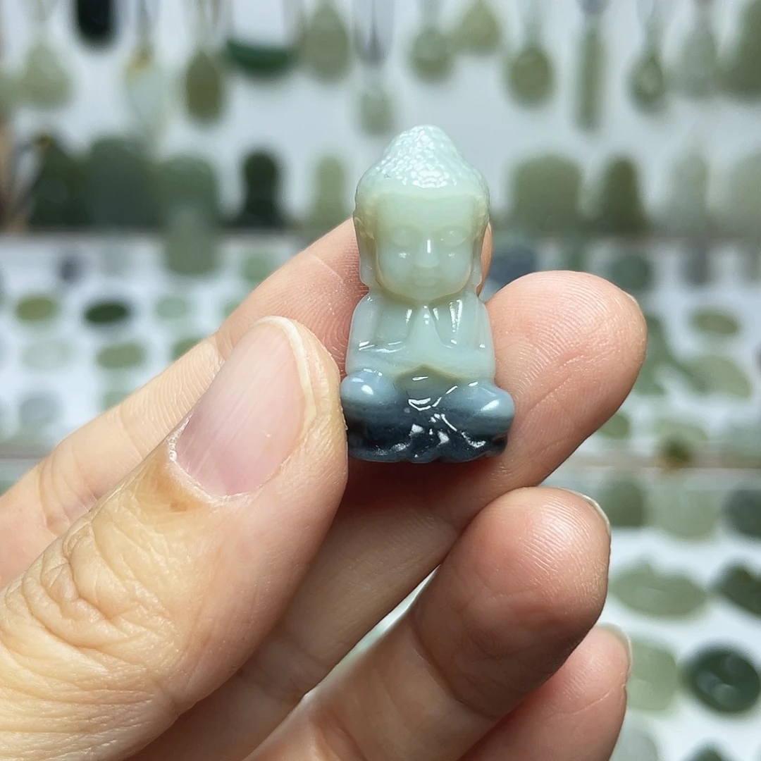 颈饰未镶嵌和田玉（翠青玉）