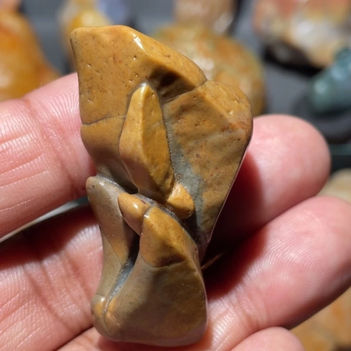 戈***）石材阿拉善沙漠奇石