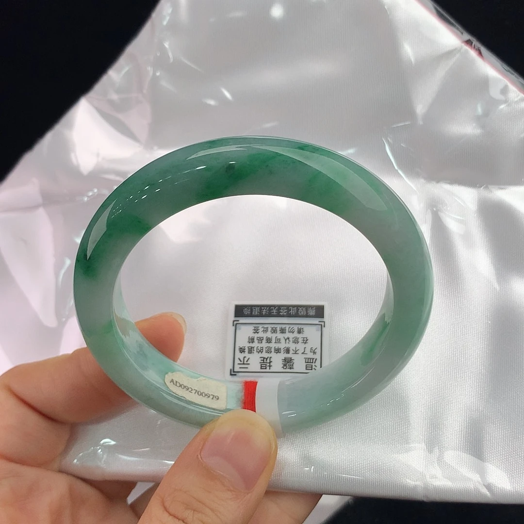 翡翠未镶嵌手镯正圈56/57