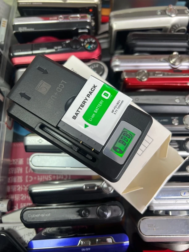 未拆封  数码相机ccd快充充电器，万能充适配3.7v