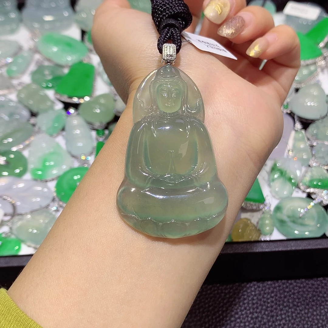翡翠18K金镶嵌颈饰素衣