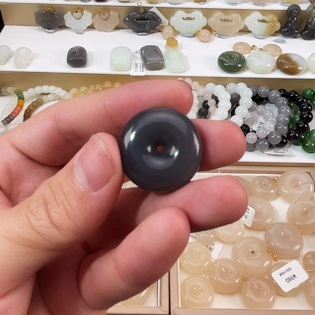 和田玉颈饰未镶嵌开****果