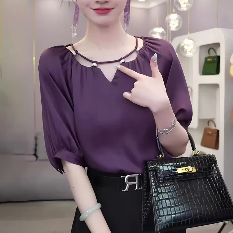 设计感v领衬衫女夏季2025宽松减龄时尚轻奢超好看五分袖镂空上衣