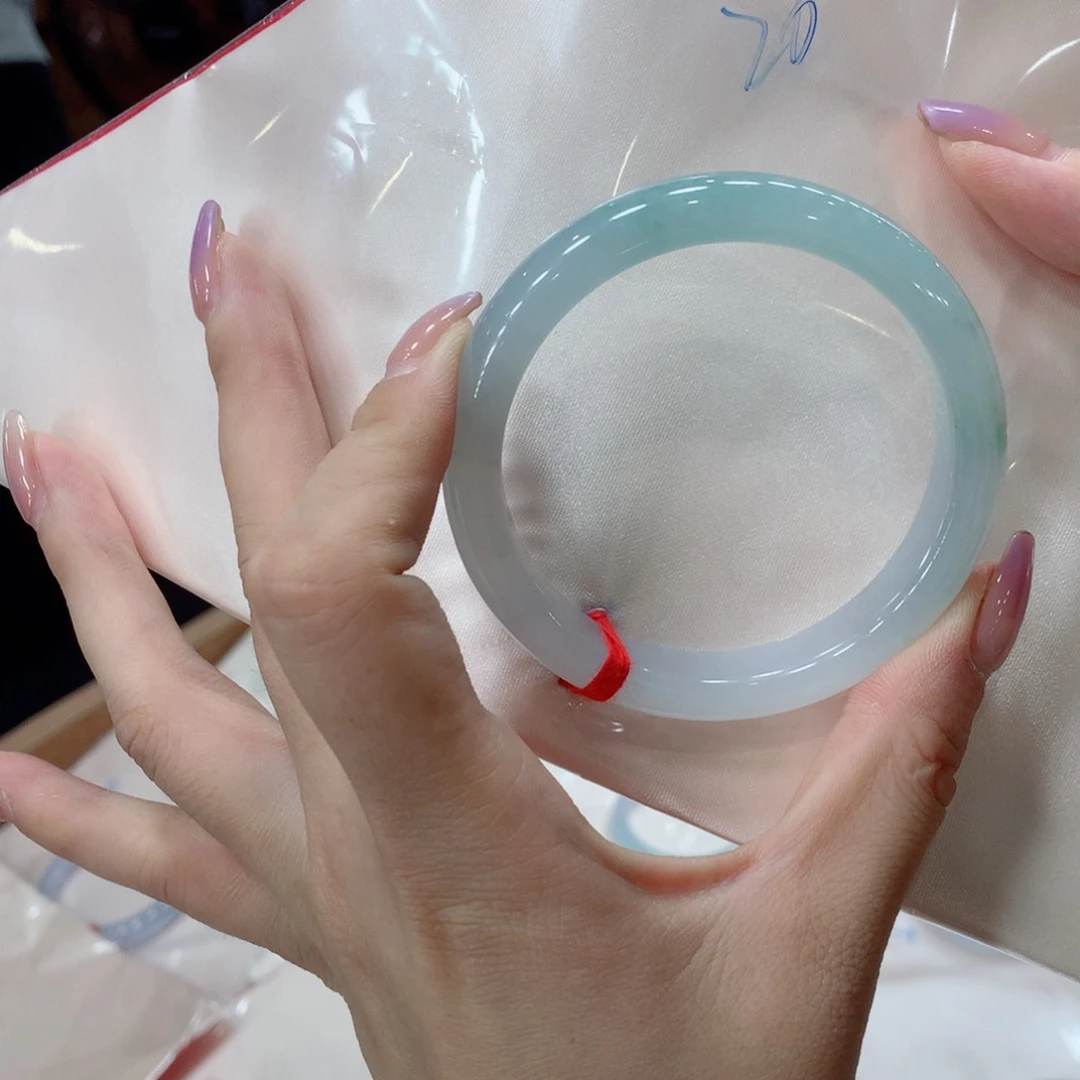 翡翠手镯未镶嵌买断