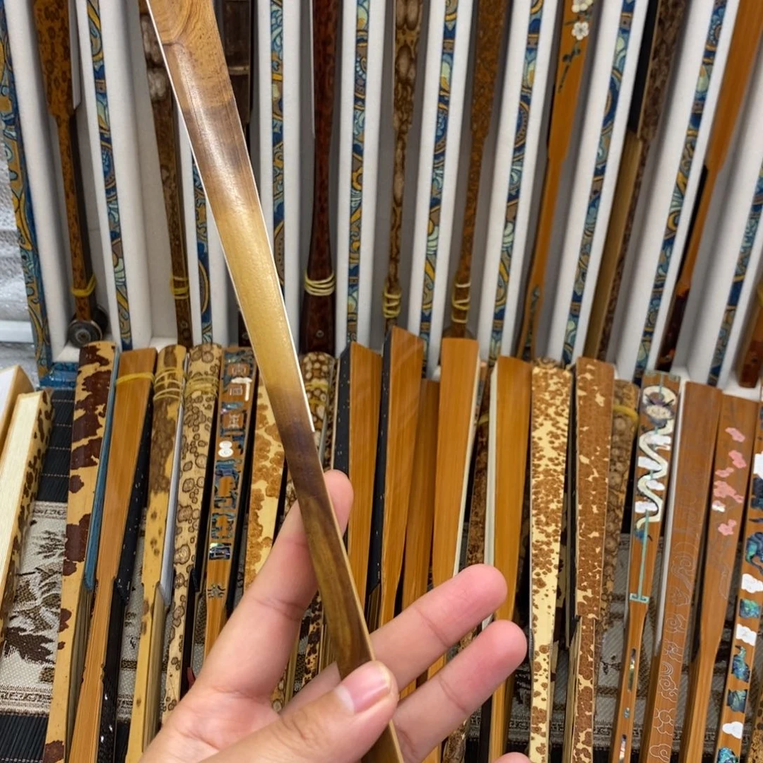 扇子在*上不路路路路据咯哦哦哦