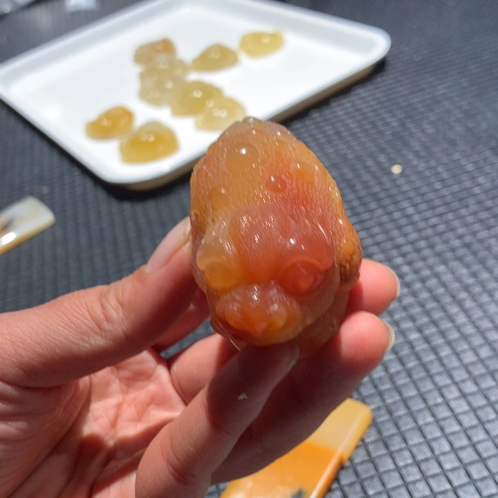 石英质玉（黄龙玉）未镶嵌颈饰