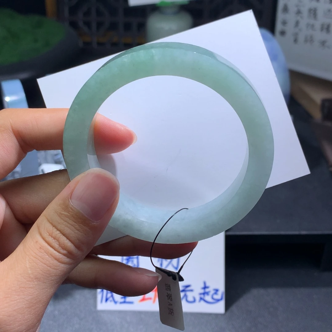 未镶嵌翡翠手镯定制翡翠