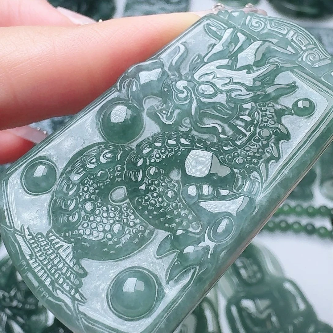 翡翠未镶嵌颈饰11