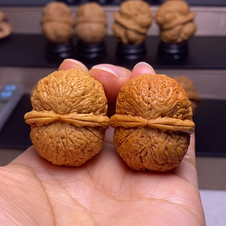 文玩核桃把件脑纹元宝39