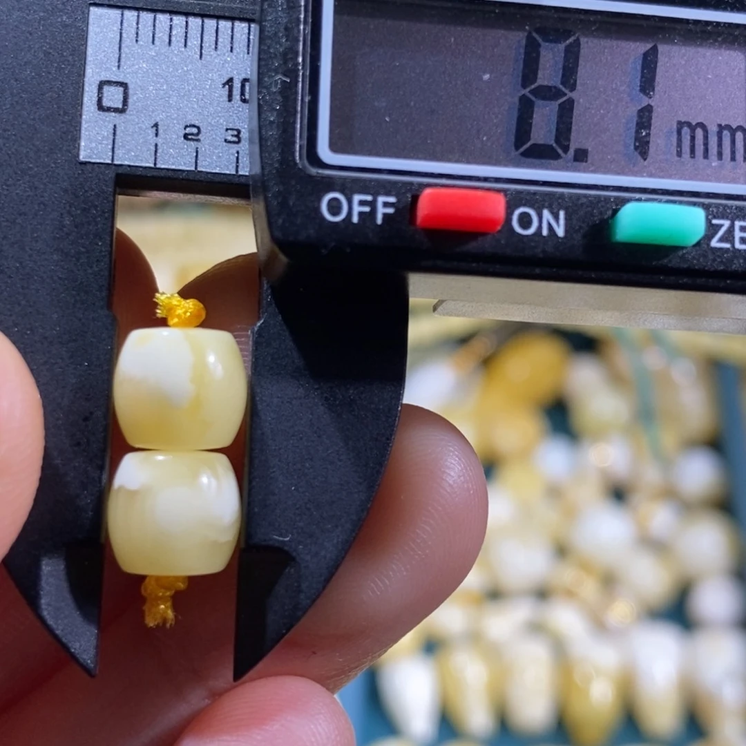 蜜蜡裸石未镶嵌配饰