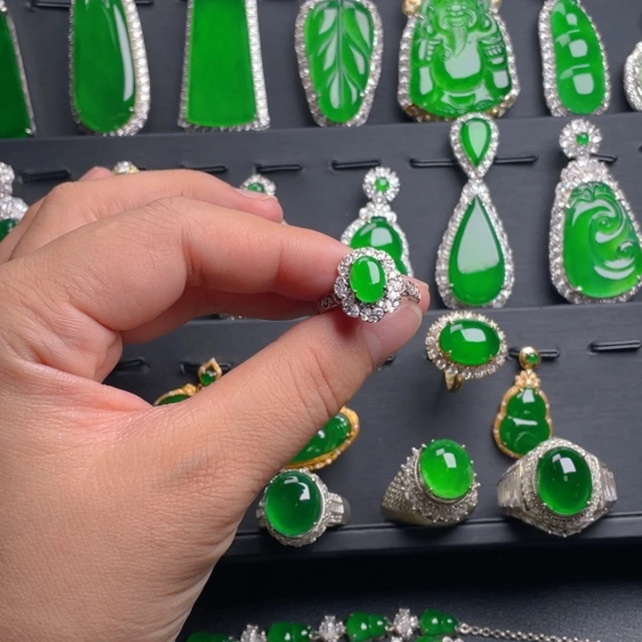 翡翠戒指未镶嵌翡翠戒指