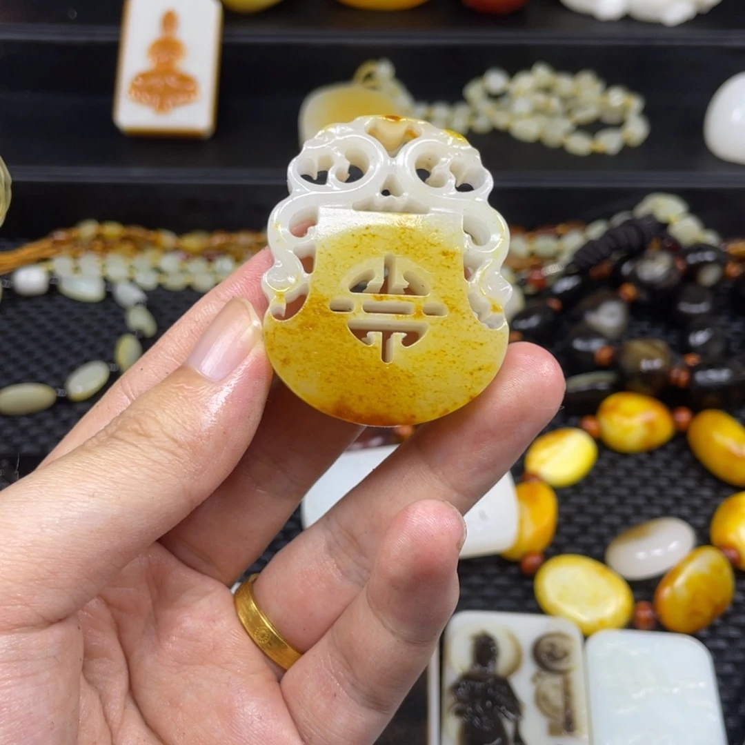 颈饰未镶嵌和田玉