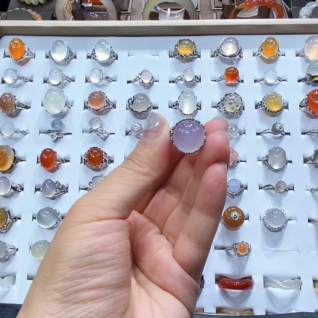 兔****玛瑙/玉髓戒指未镶嵌