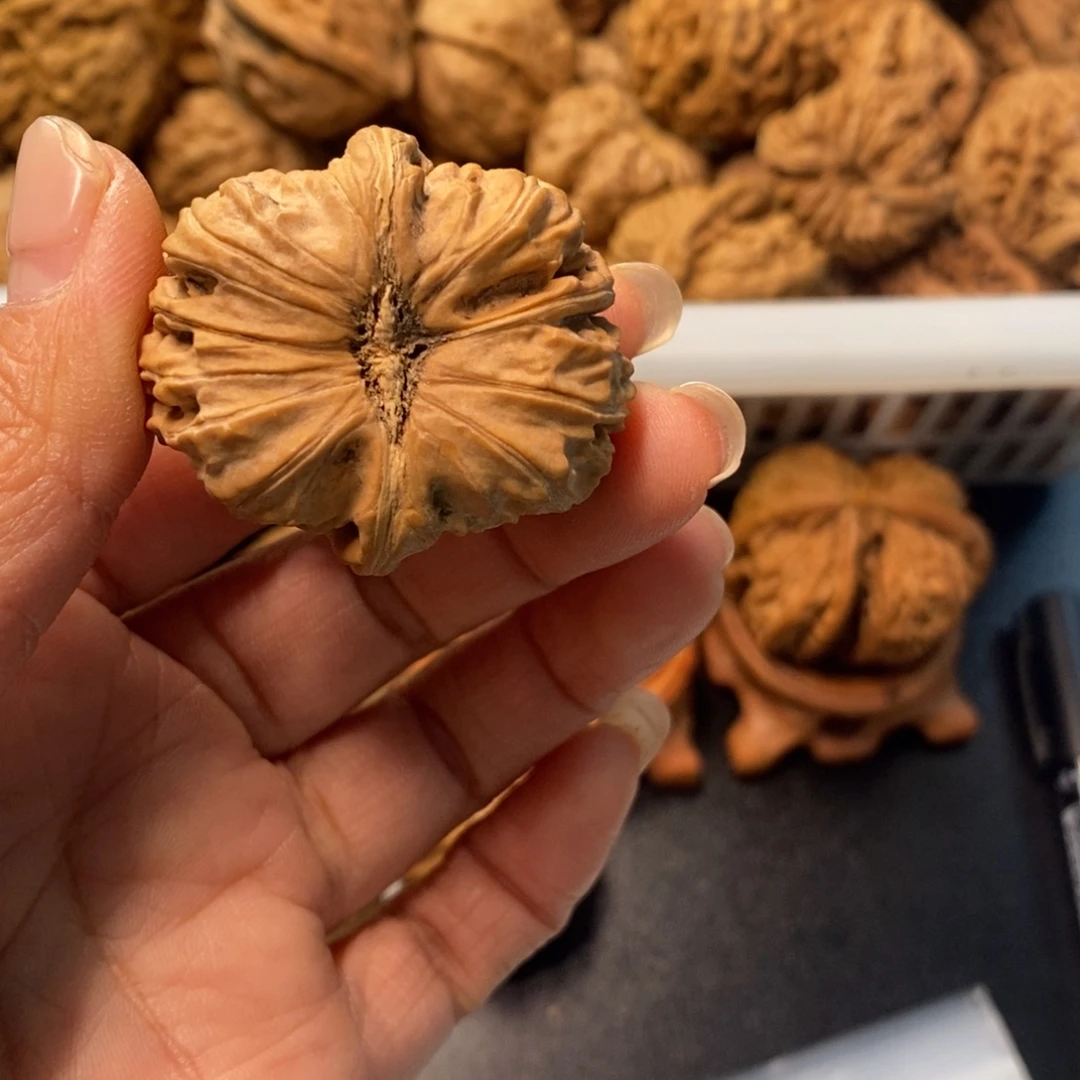 o***哥文玩核桃吊坠白狮子