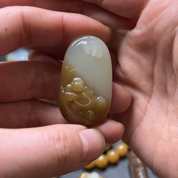 大***…和田玉（糖玉）未镶嵌颈饰