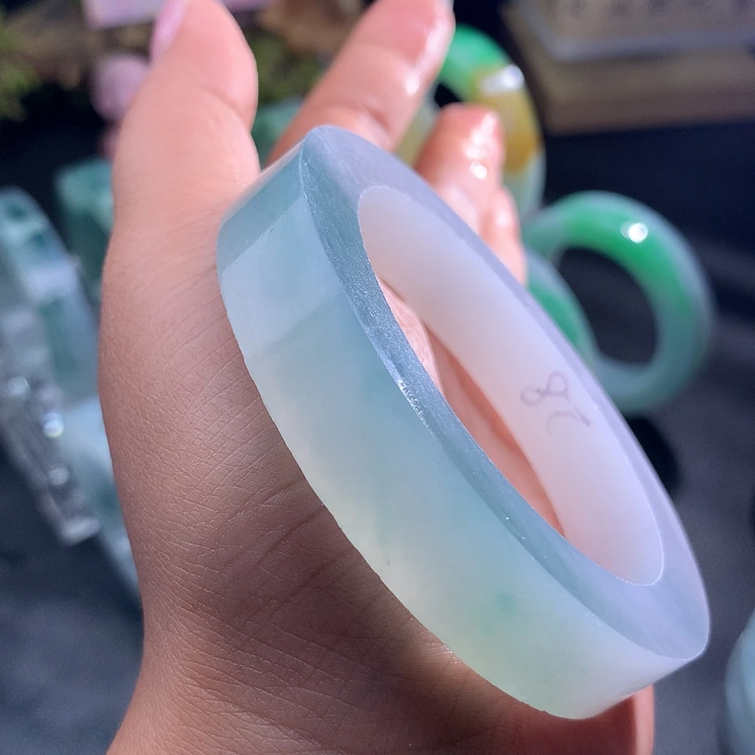 随***️未镶嵌手镯定制翡翠