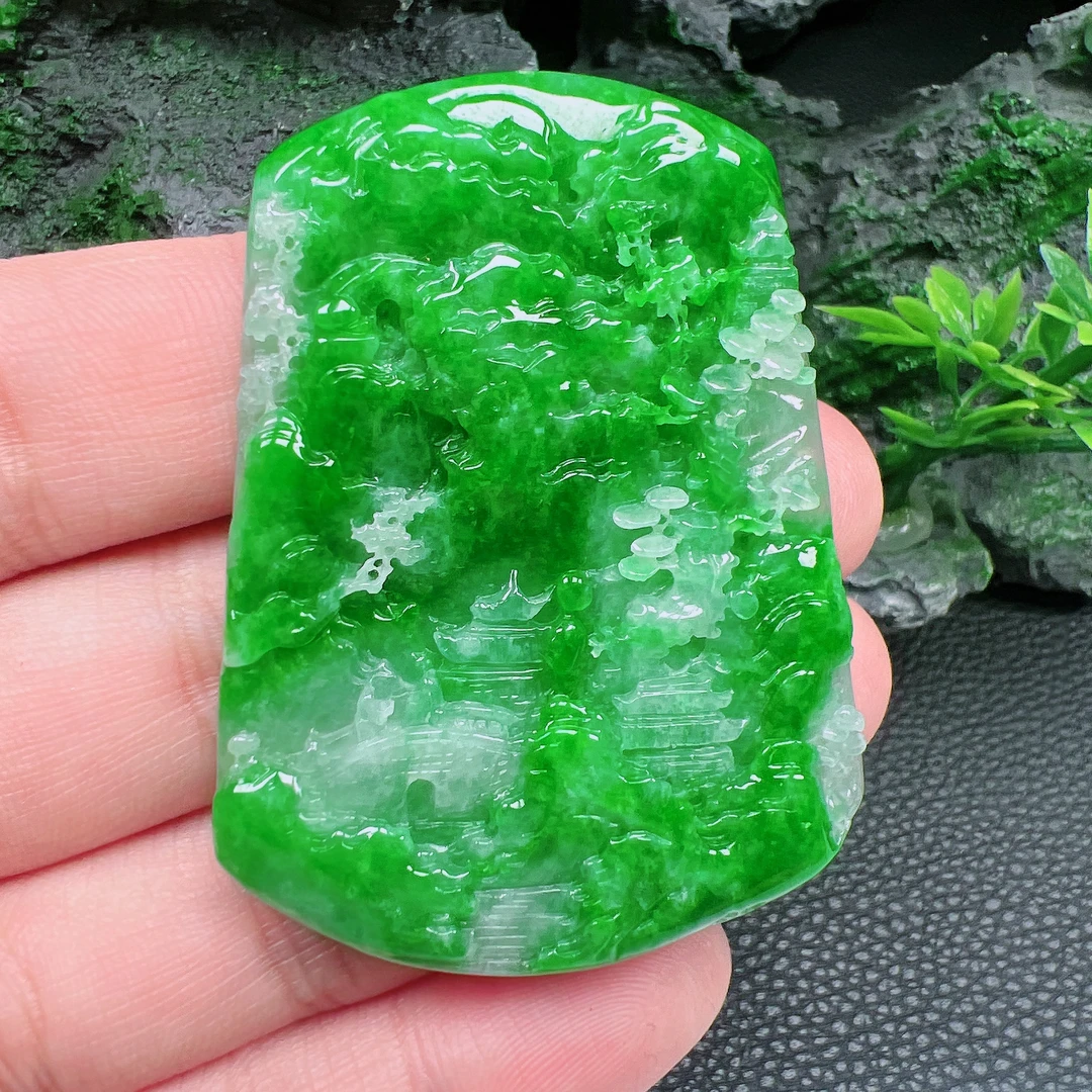 缅甸翡翠满绿精雕山水牌