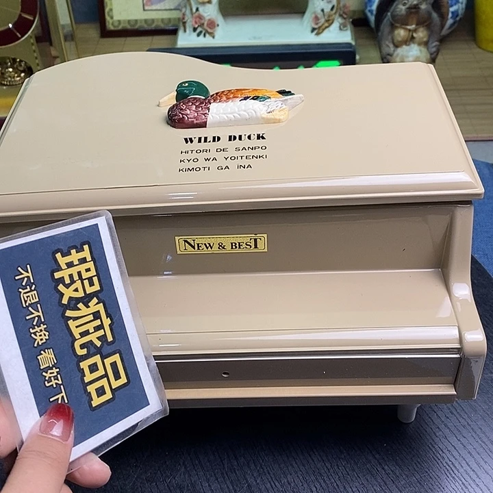 摆件有瑕疵有瑕疵