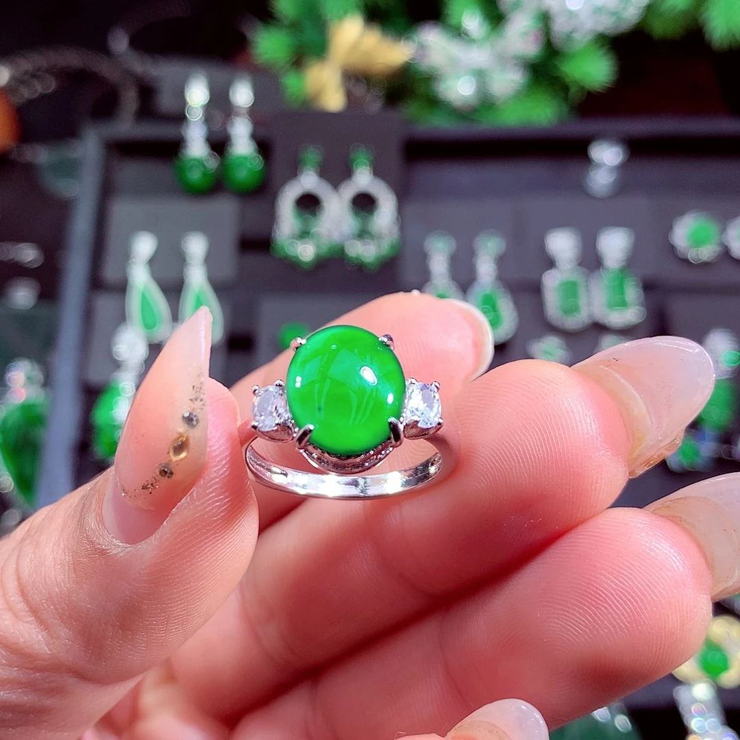 颈饰未镶嵌翡翠天然