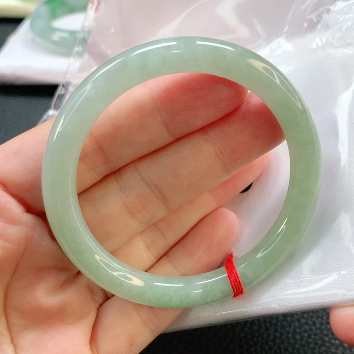 翡翠手镯未镶嵌53圆