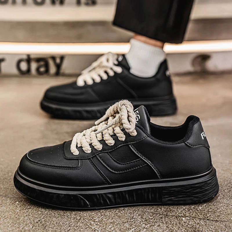纯黑色男鞋春季百搭休闲厚底板鞋青少年运动皮面防水防滑工作潮鞋