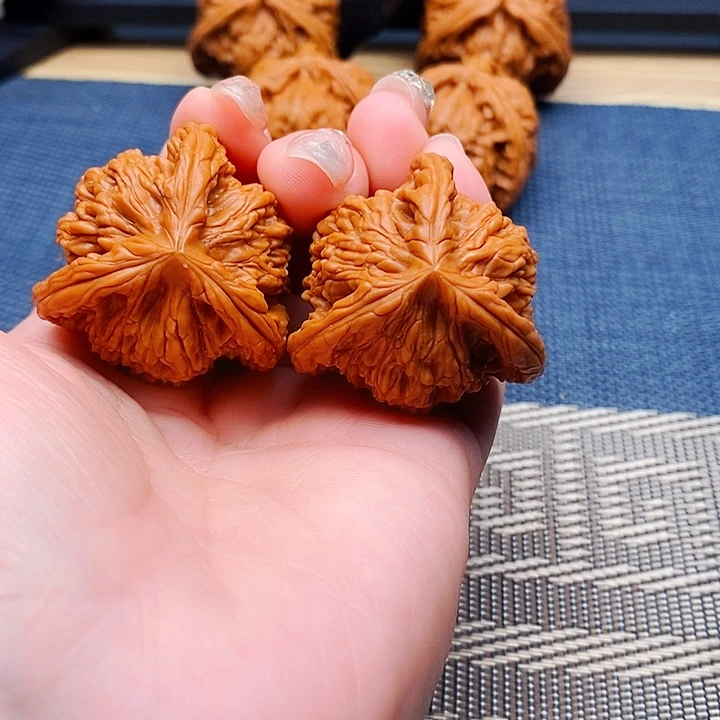 唯***尊吊坠文玩核桃三棱