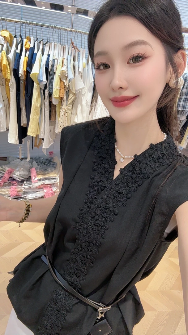杨茹家88181法式V领花朵无袖小衫