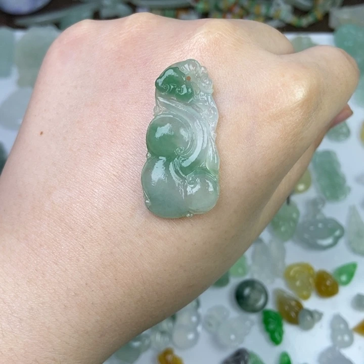 定制翡翠未镶嵌如意